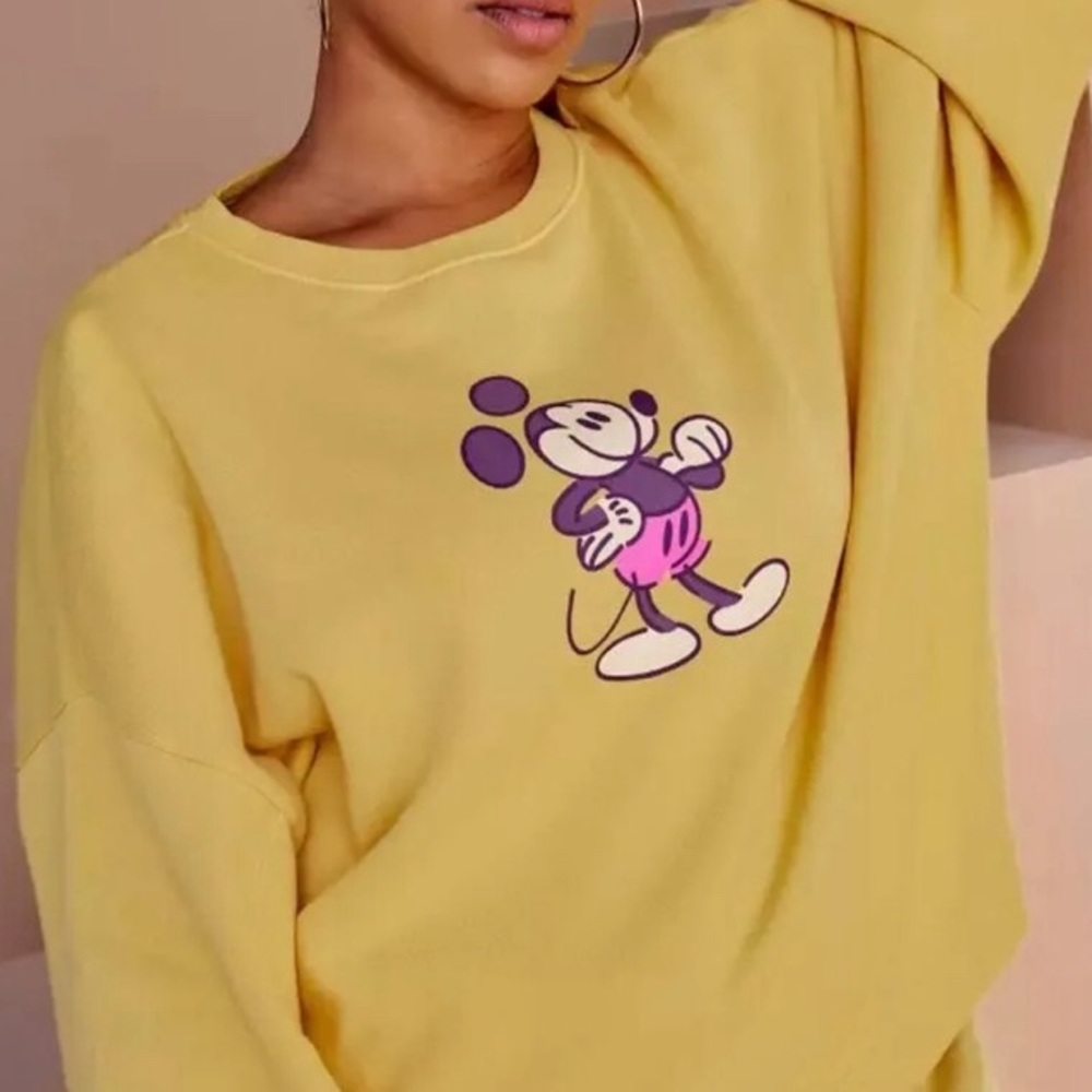 DISNEY MICKEY MOUSE GENUINE MOUSEWEAR PULLOVER CREWNECK SWEATSHIRT GOLD MEDIUM